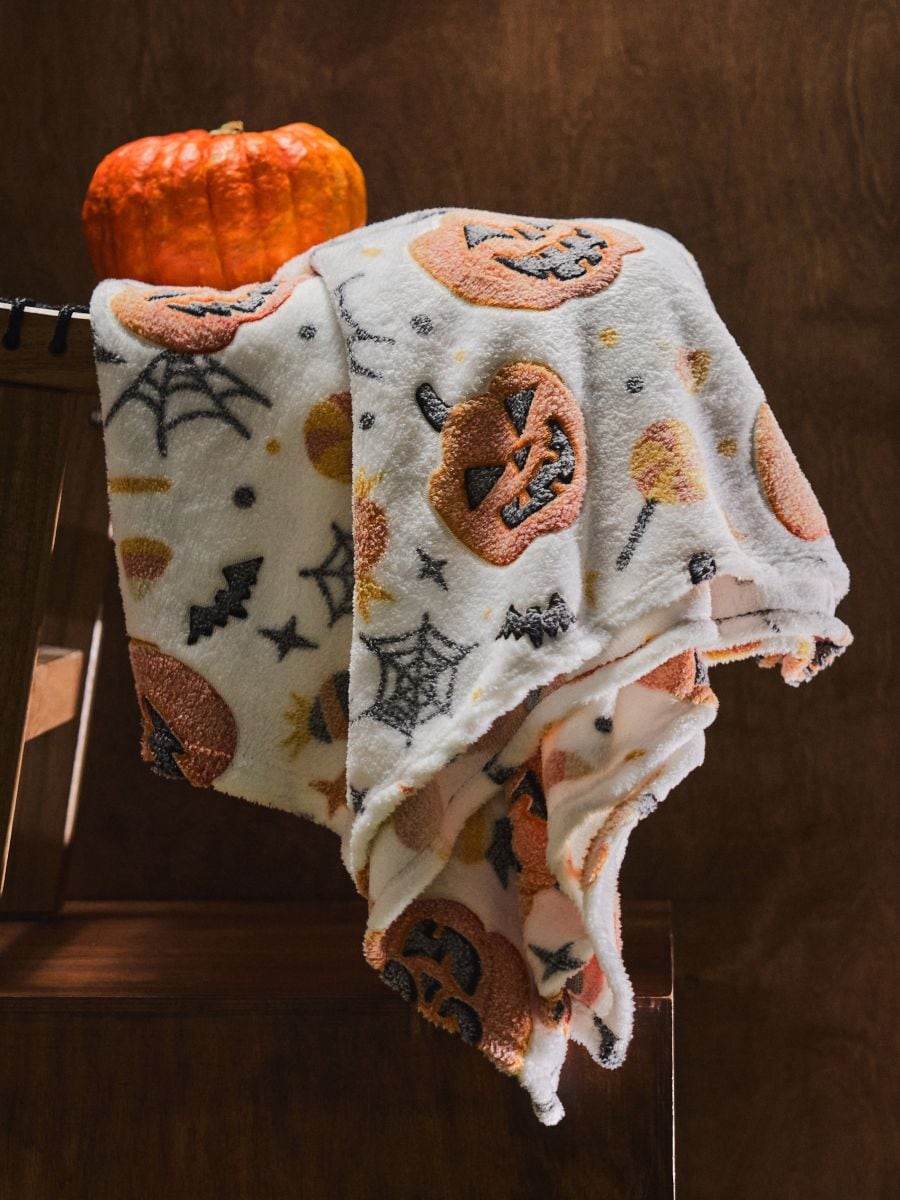 Pătură portocalie cu motive Halloween - fotografia 1